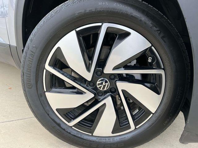 used 2024 Volkswagen Atlas car, priced at $34,300