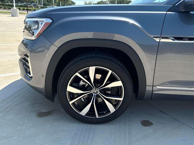 new 2025 Volkswagen Atlas car, priced at $46,830