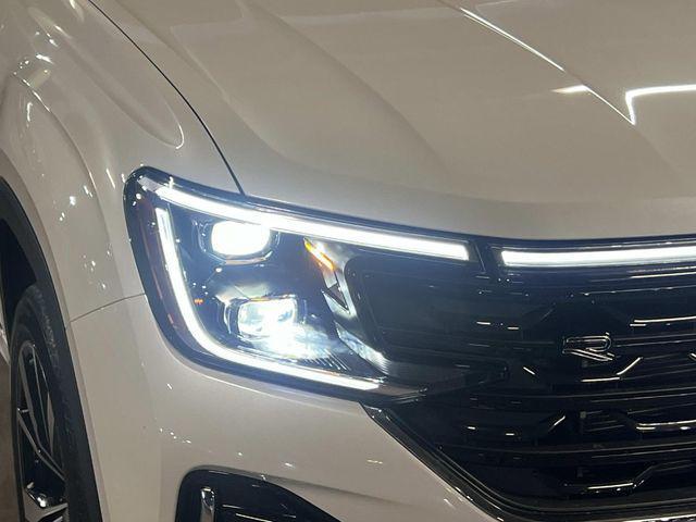 new 2026 Volkswagen Atlas Cross Sport car, priced at $53,907