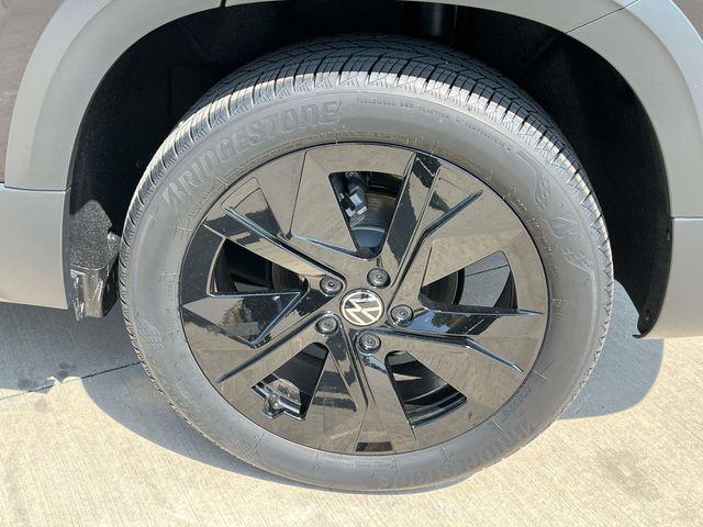 new 2025 Volkswagen Taos car, priced at $28,300
