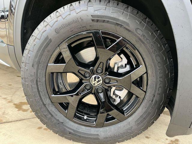 new 2025 Volkswagen Atlas car, priced at $45,663