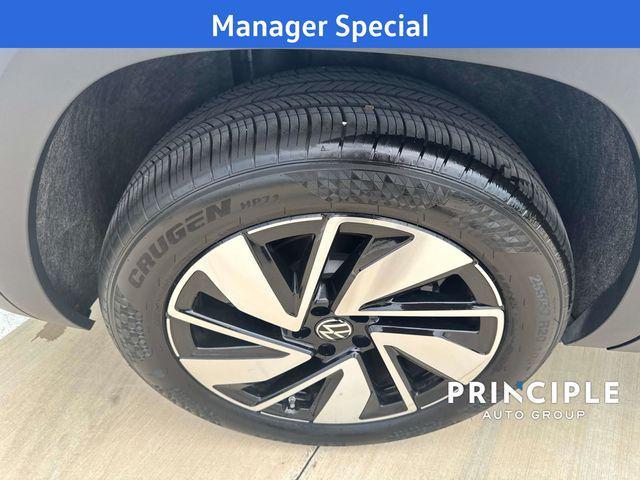 new 2025 Volkswagen Atlas car, priced at $41,994