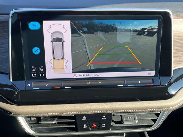 new 2025 Volkswagen Atlas car, priced at $47,670