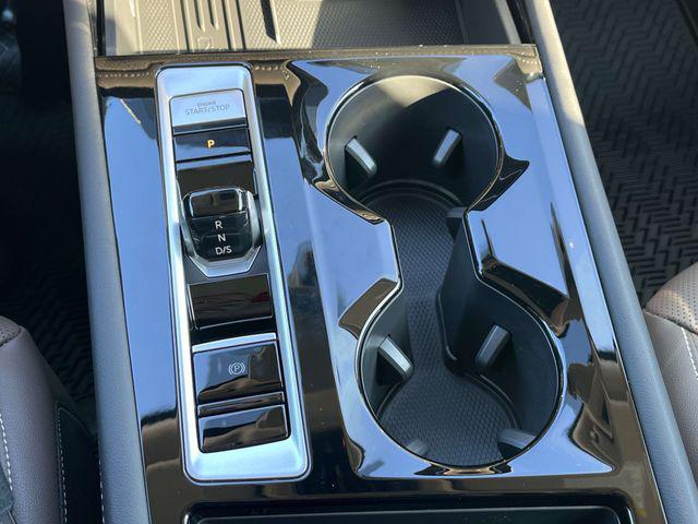 new 2025 Volkswagen Atlas car, priced at $47,670