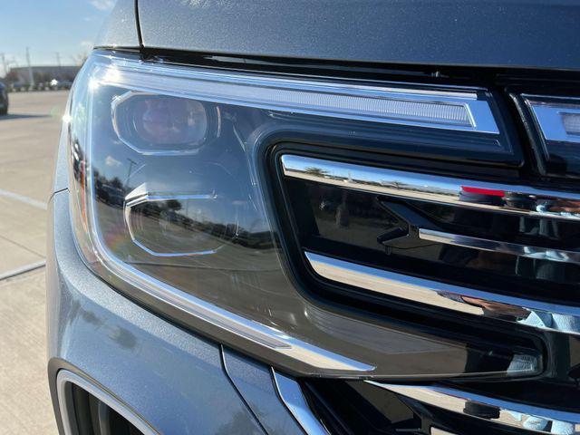 new 2025 Volkswagen Atlas car, priced at $47,670