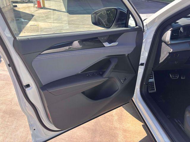 new 2025 Volkswagen Tiguan car, priced at $35,991