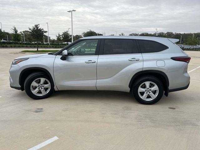 used 2024 Toyota Highlander car, priced at $40,312