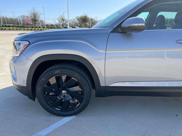 new 2025 Volkswagen Atlas car, priced at $42,875