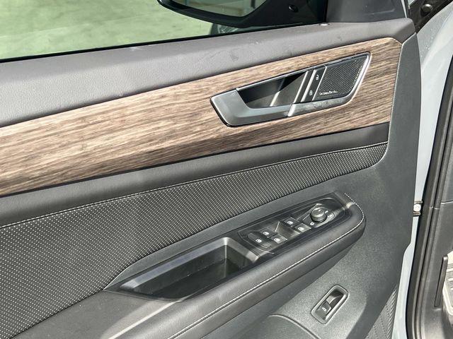 new 2025 Volkswagen Atlas car, priced at $48,506
