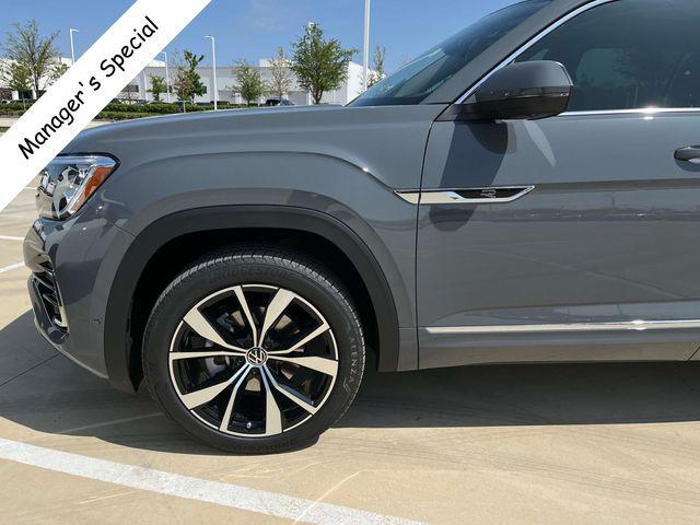 new 2025 Volkswagen Atlas car, priced at $52,447
