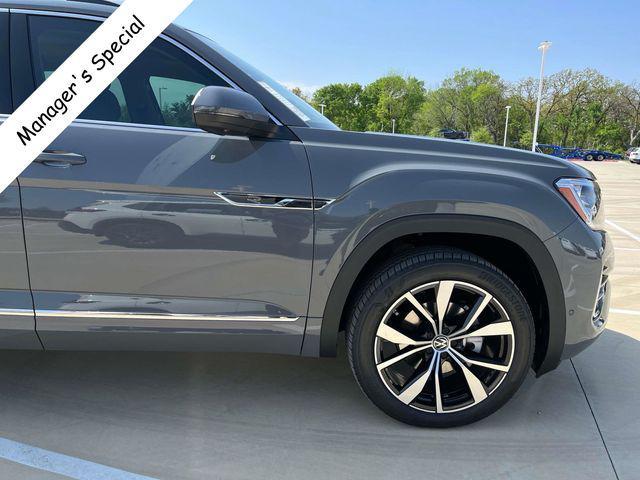 new 2025 Volkswagen Atlas car, priced at $52,447