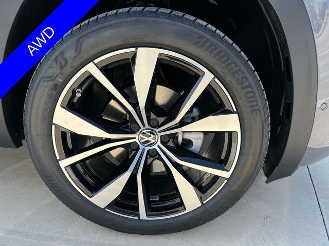 new 2025 Volkswagen Atlas car, priced at $49,006