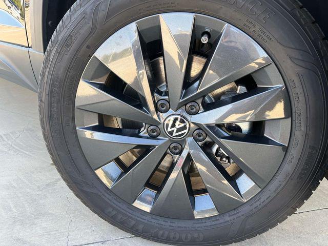 new 2024 Volkswagen Taos car, priced at $23,082