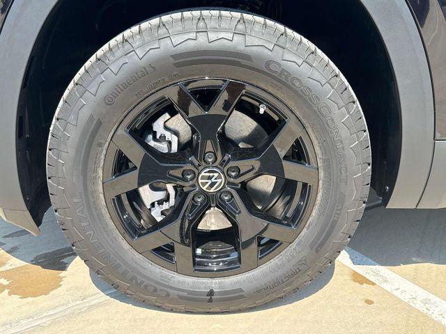 new 2025 Volkswagen Atlas car, priced at $40,975