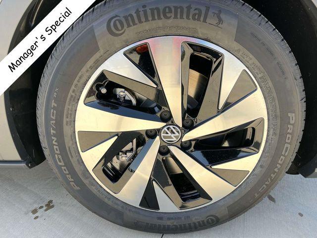 new 2025 Volkswagen ID.4 car, priced at $39,888