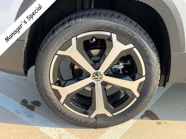 new 2025 Volkswagen Taos car, priced at $36,009