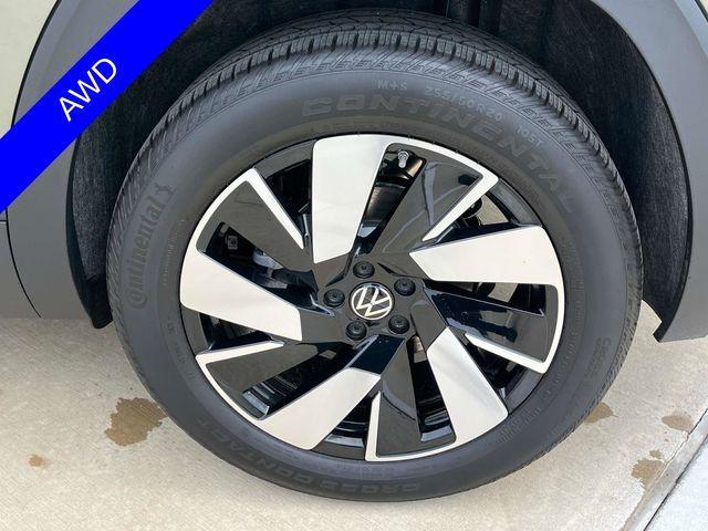 new 2025 Volkswagen Atlas Cross Sport car, priced at $39,076