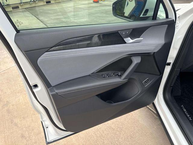 new 2025 Volkswagen Tiguan car, priced at $31,287