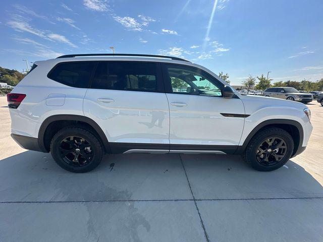 new 2025 Volkswagen Atlas car, priced at $45,404