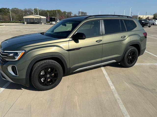 new 2025 Volkswagen Atlas car, priced at $46,225