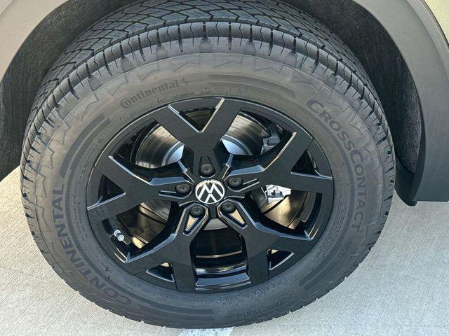 new 2025 Volkswagen Atlas car, priced at $46,225