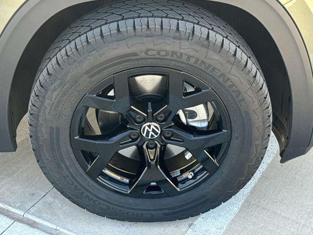 new 2025 Volkswagen Atlas car, priced at $46,225