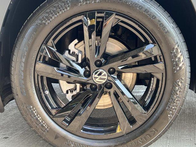 new 2026 Volkswagen Atlas Cross Sport car, priced at $51,224