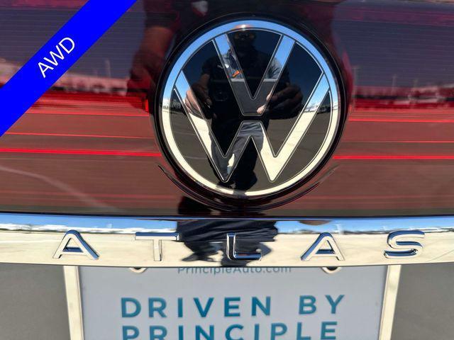 new 2025 Volkswagen Atlas car, priced at $43,546