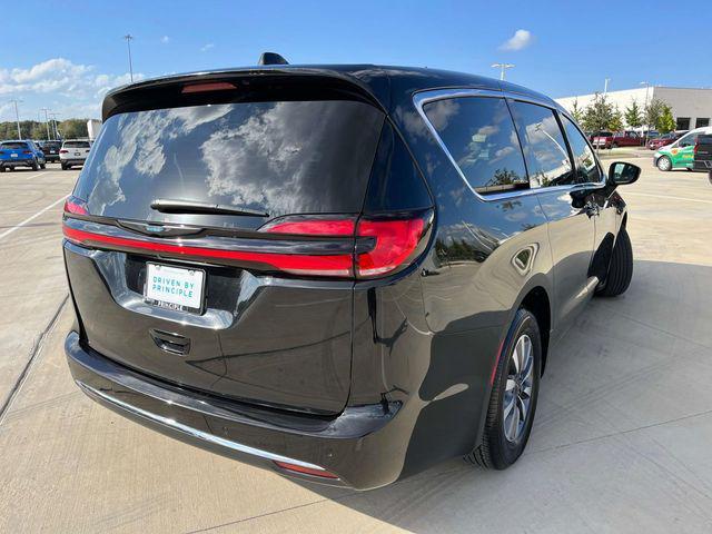 used 2022 Chrysler Pacifica car, priced at $21,400