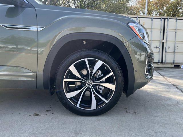 new 2026 Volkswagen Atlas Cross Sport car, priced at $53,769