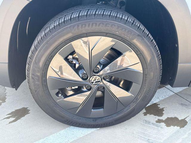 new 2025 Volkswagen Taos car, priced at $25,916