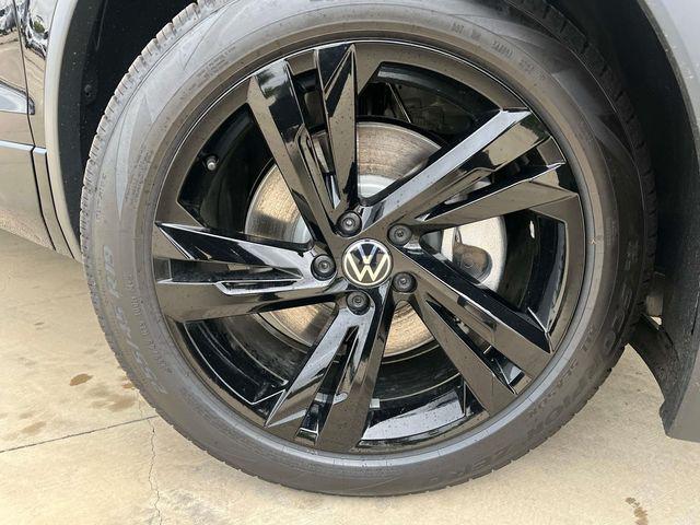 new 2024 Volkswagen Tiguan car, priced at $32,532