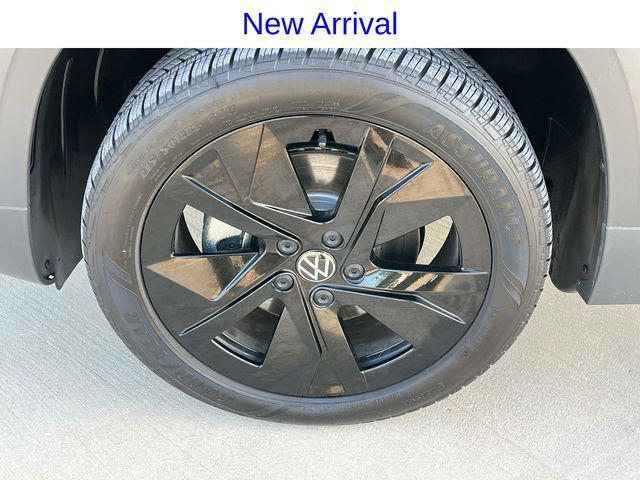new 2025 Volkswagen Taos car, priced at $32,638