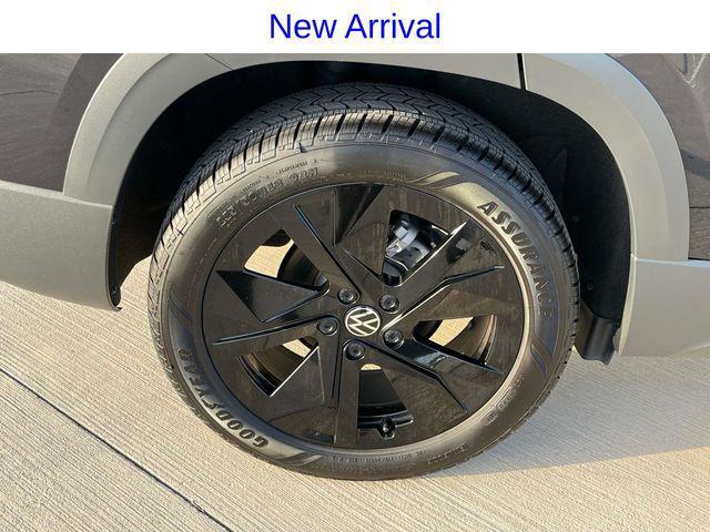 new 2025 Volkswagen Taos car, priced at $32,638