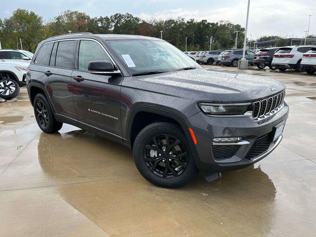 used 2023 Jeep Grand Cherokee car, priced at $35,589