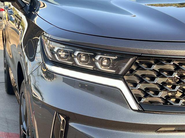 used 2023 Kia Sorento car, priced at $32,910
