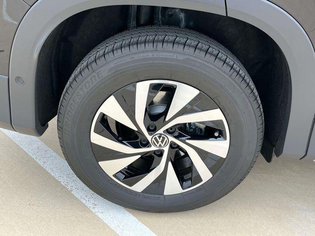 new 2025 Volkswagen Tiguan car, priced at $30,571
