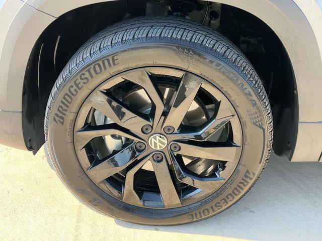 used 2022 Volkswagen Taos car, priced at $21,900