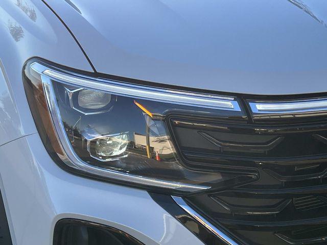 new 2026 Volkswagen Atlas Cross Sport car, priced at $43,996