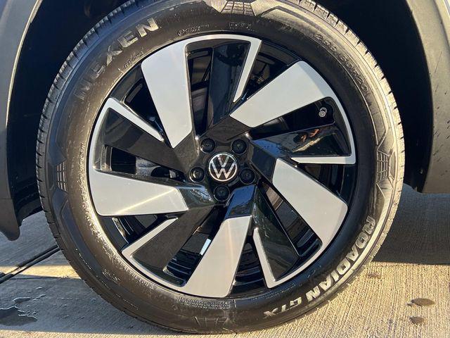 new 2026 Volkswagen Atlas Cross Sport car, priced at $43,996