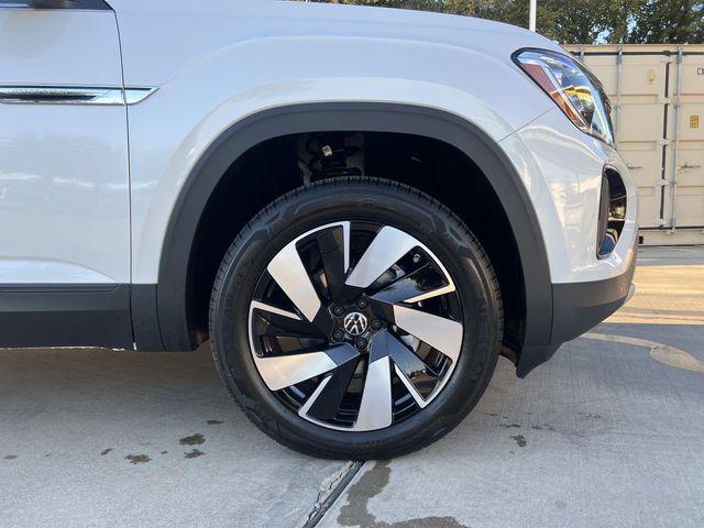 new 2026 Volkswagen Atlas Cross Sport car, priced at $43,996