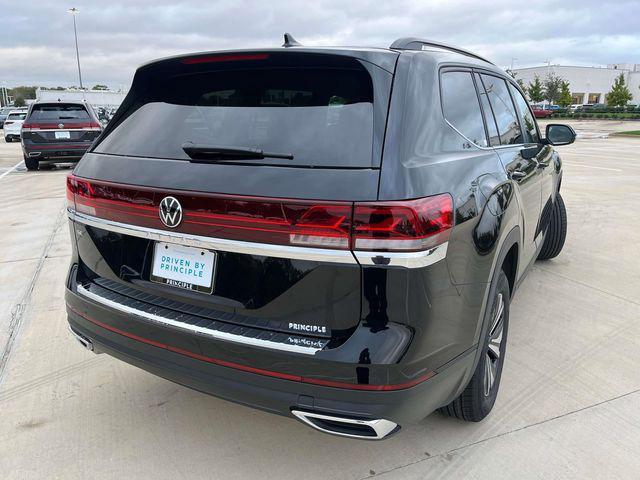 new 2025 Volkswagen Atlas car, priced at $37,122