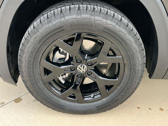 new 2025 Volkswagen Atlas car, priced at $45,258