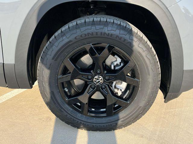 new 2025 Volkswagen Atlas car, priced at $46,680