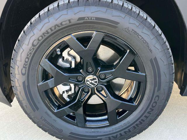 new 2025 Volkswagen Atlas car, priced at $46,680