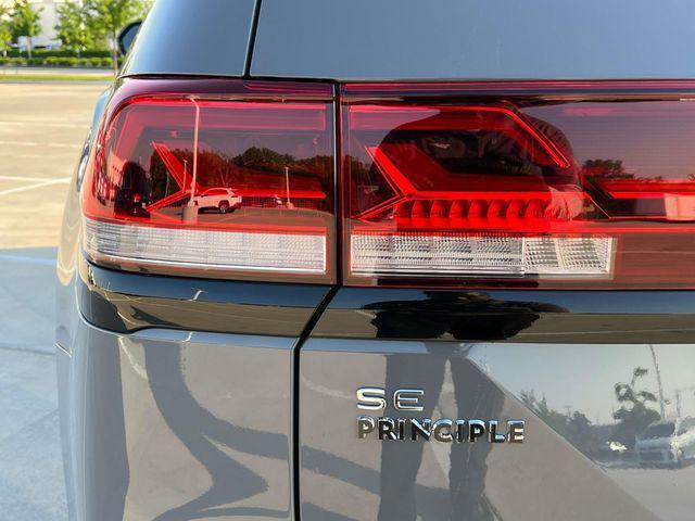 new 2025 Volkswagen Atlas car, priced at $46,680