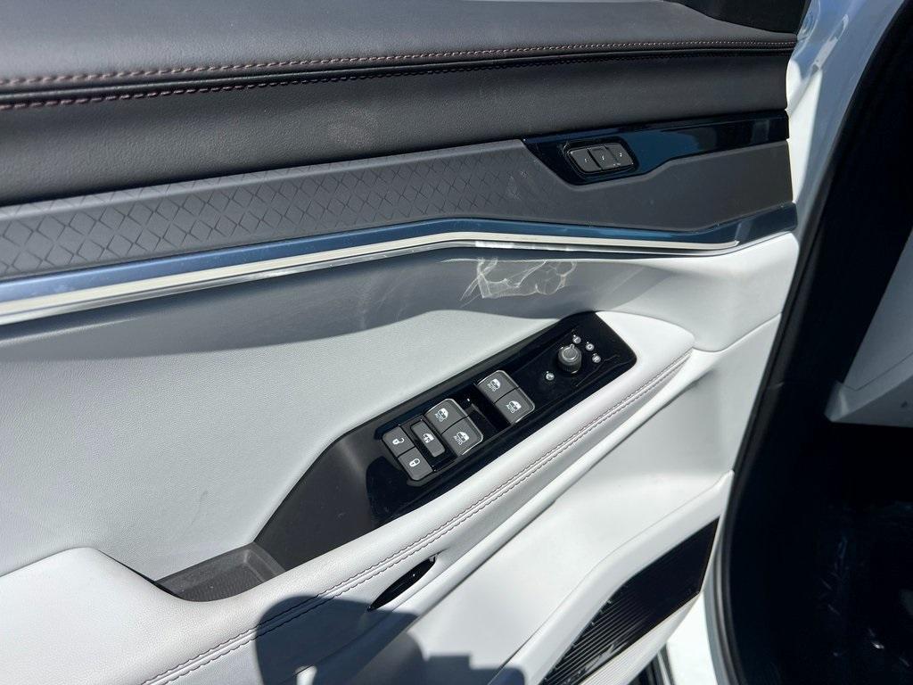 new 2025 Jeep Wagoneer S car, priced at $60,495