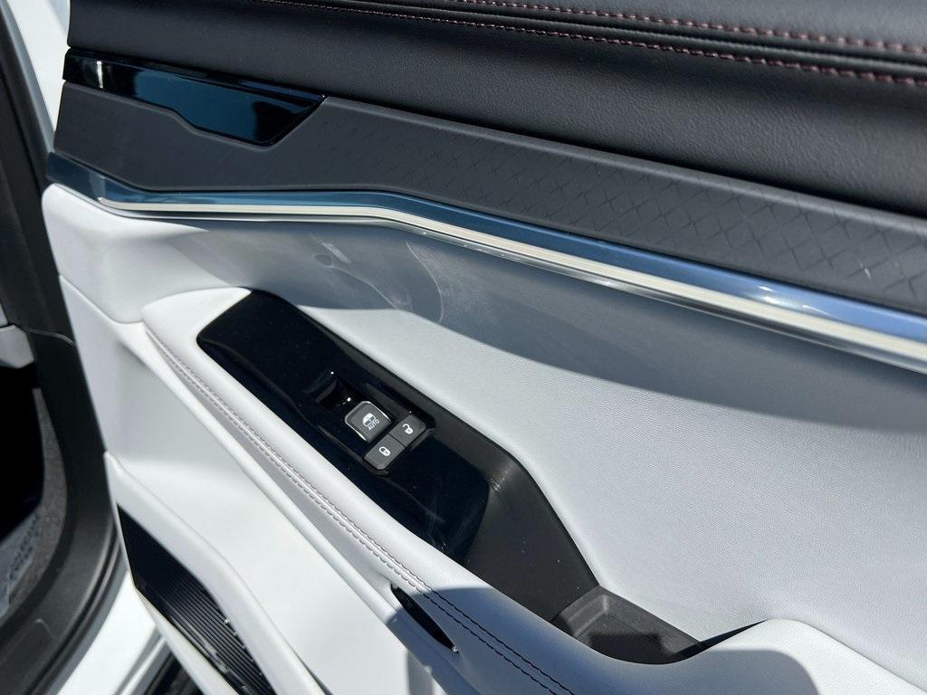 new 2025 Jeep Wagoneer S car, priced at $60,495