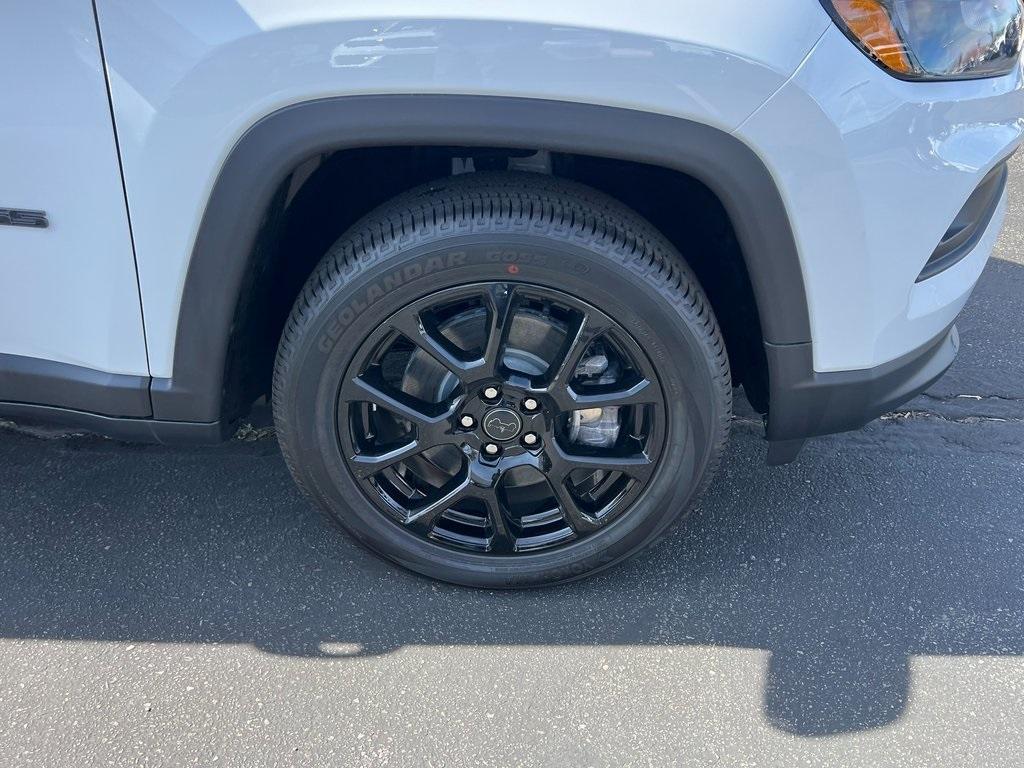 new 2025 Jeep Compass car, priced at $27,510