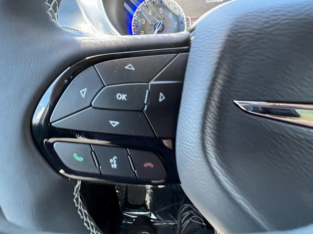 new 2025 Chrysler Pacifica car, priced at $52,060